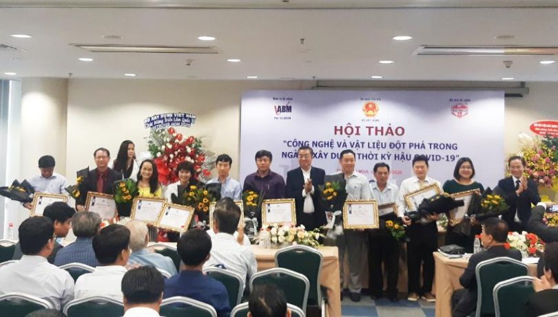 Lễ trao Quyết định kết nạp 14 Hội viên mới của Hiệp Hội Xây dựng và Vật liệu xây dựng TP. Hồ Chí Minh